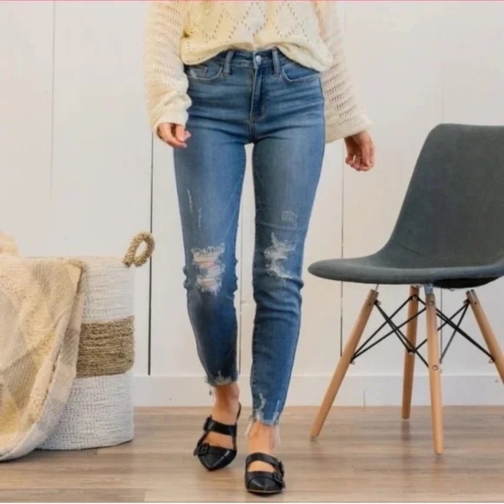 JUDY BLUE Distressed Skinny Fit Jeans in Faded Blue Size 18W — SUPER COMFY!!!